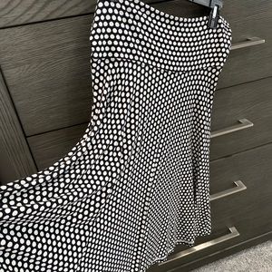 Max Studio Black & White Dotted Skirt